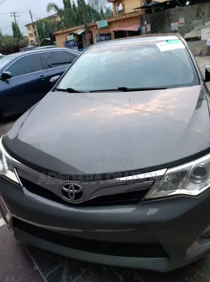 Toyota Camry XLE V6 4dr Sedan (3.5L 6cyl 6A) 2012 Green