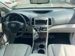 Toyota Venza V6 2010 Silver