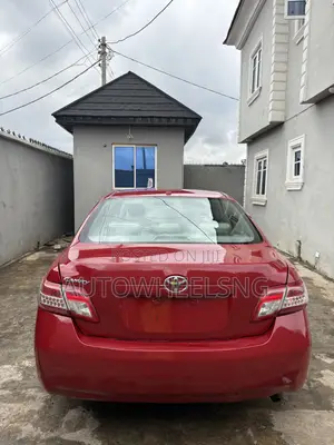 Toyota Camry LE 4dr Sedan (2.5L 4cyl 6AM) 2010 Red