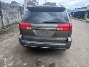 Toyota Sienna 2005 Gray
