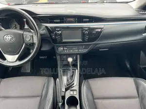 Toyota Corolla S 4dr Sedan (1.8L 4cyl CVT) 2016 White