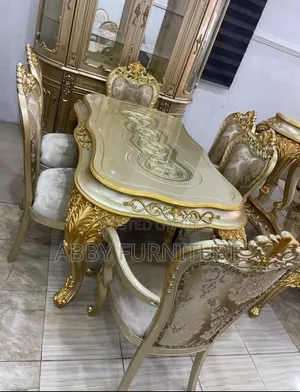 Dining Table by 6 Seaters