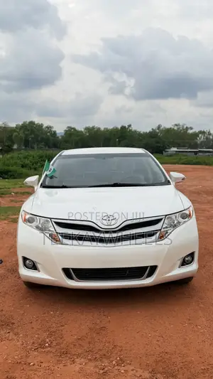 Toyota Venza LE 2013 White