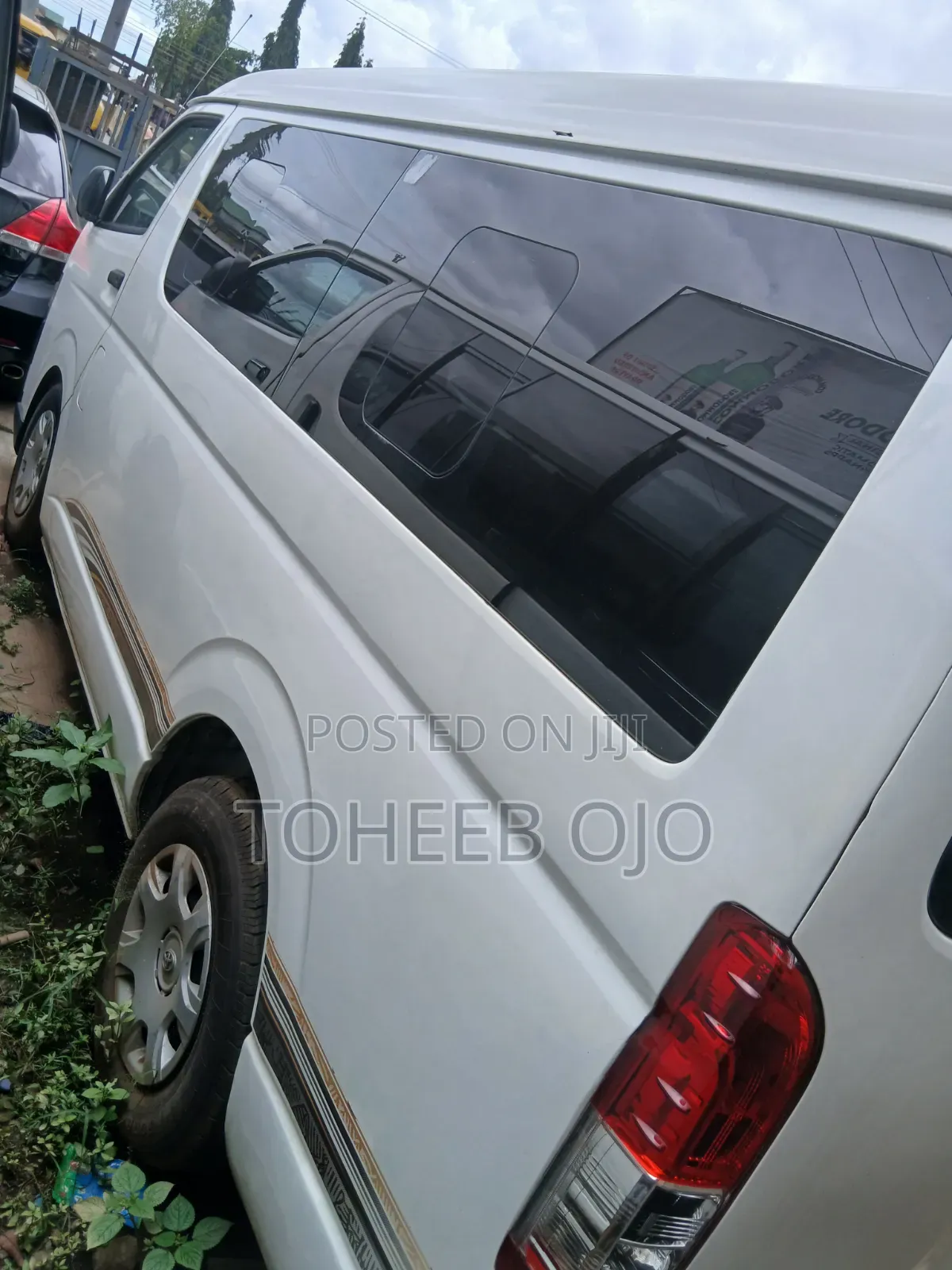 Toyota HiAce 2015 White