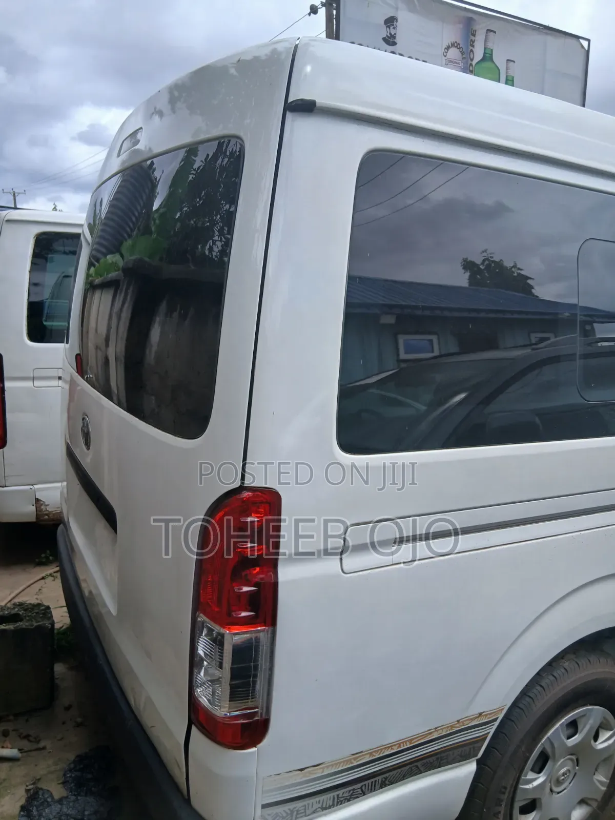 Toyota HiAce 2015 White