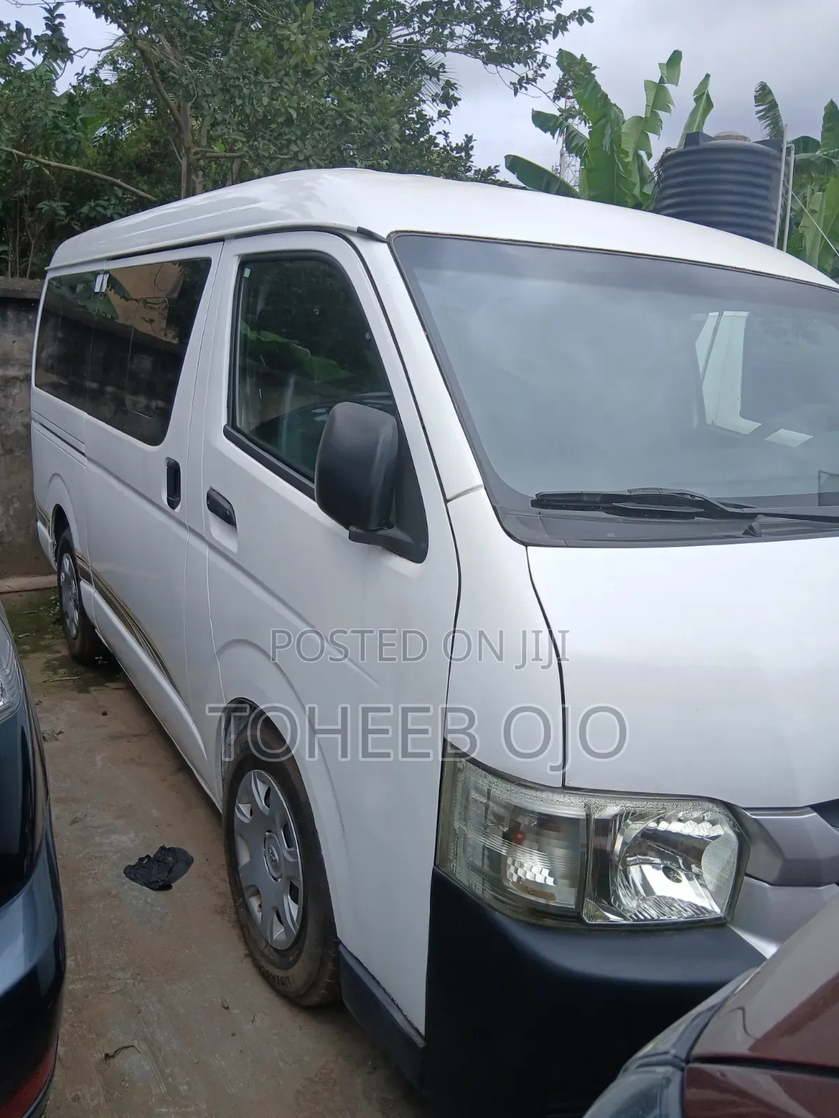 Toyota HiAce 2015 White