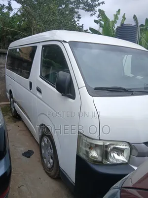 Toyota HiAce 2015 White
