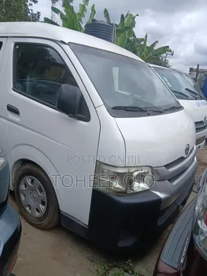 Toyota HiAce 2015 White