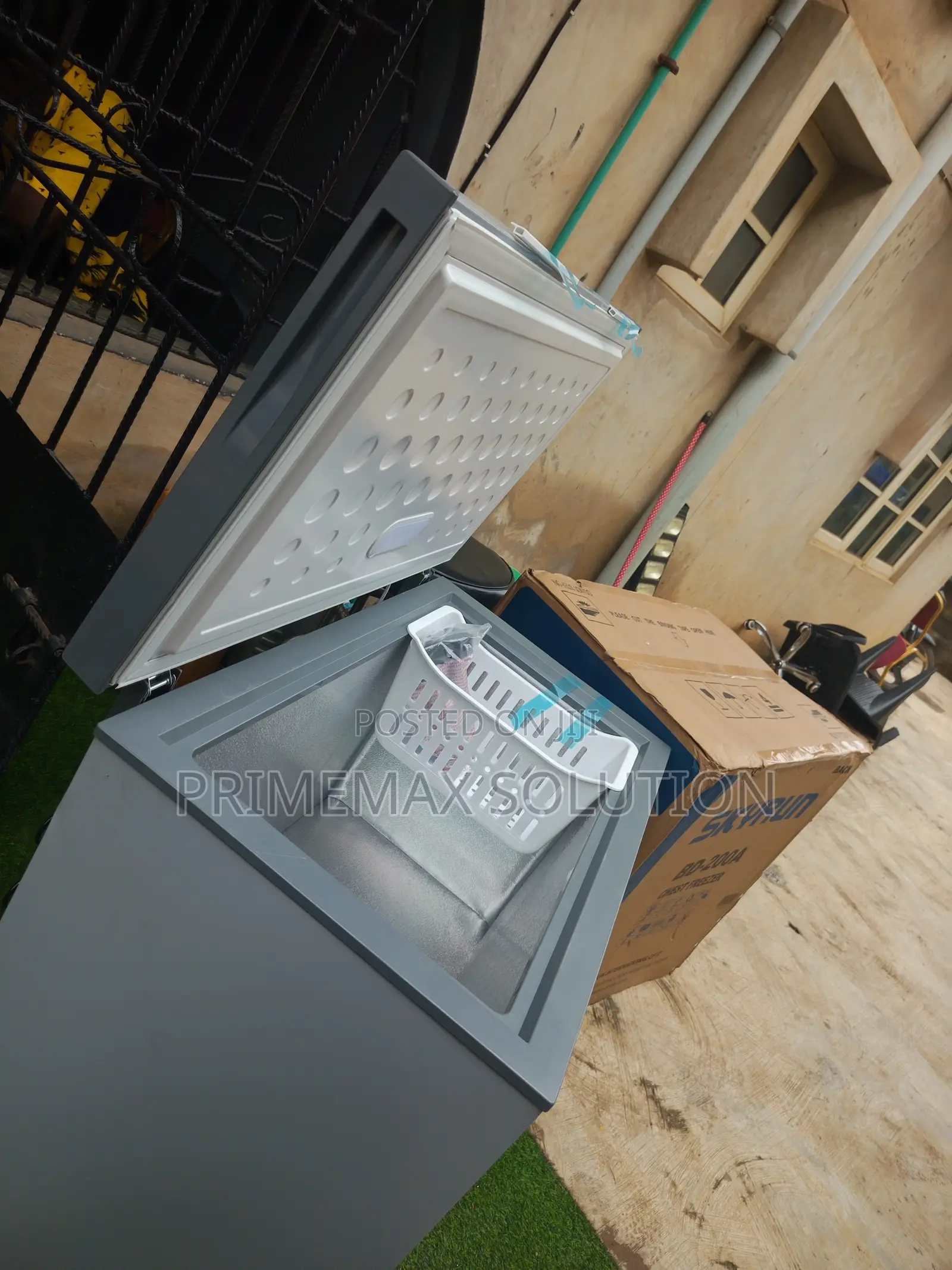 Multi-Purpose Master: Skyrun Chest Freezer 200A