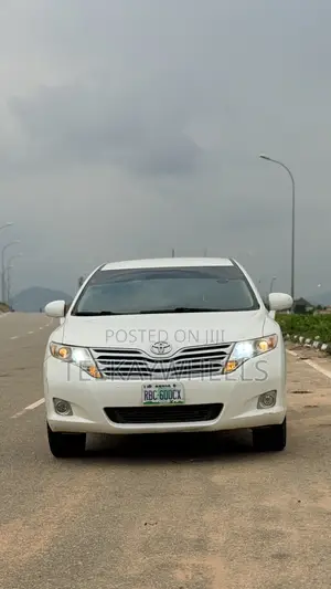 Toyota Venza LE 2012 White