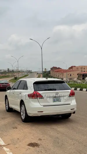 Toyota Venza LE 2012 White