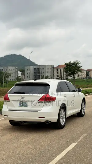 Toyota Venza LE 2012 White