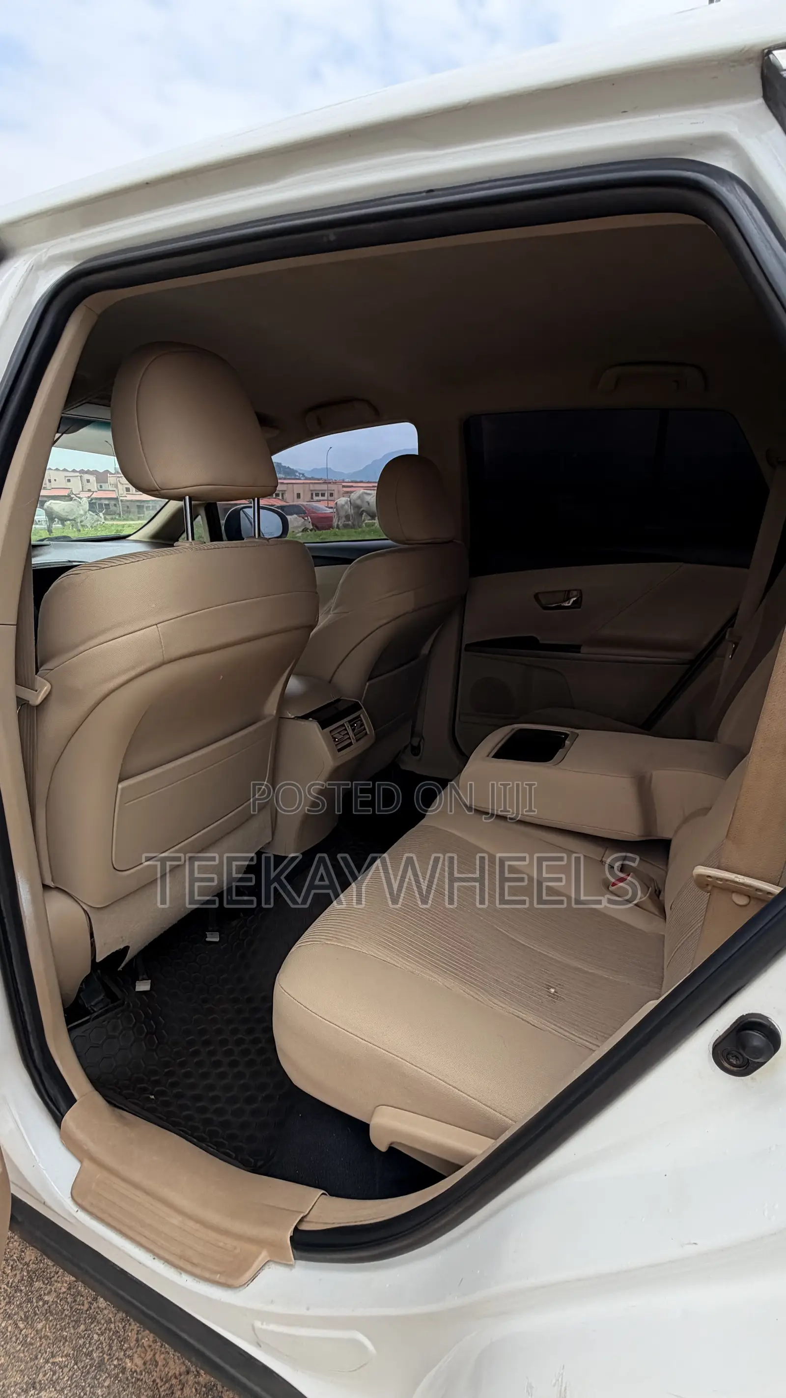 Toyota Venza LE 2012 White