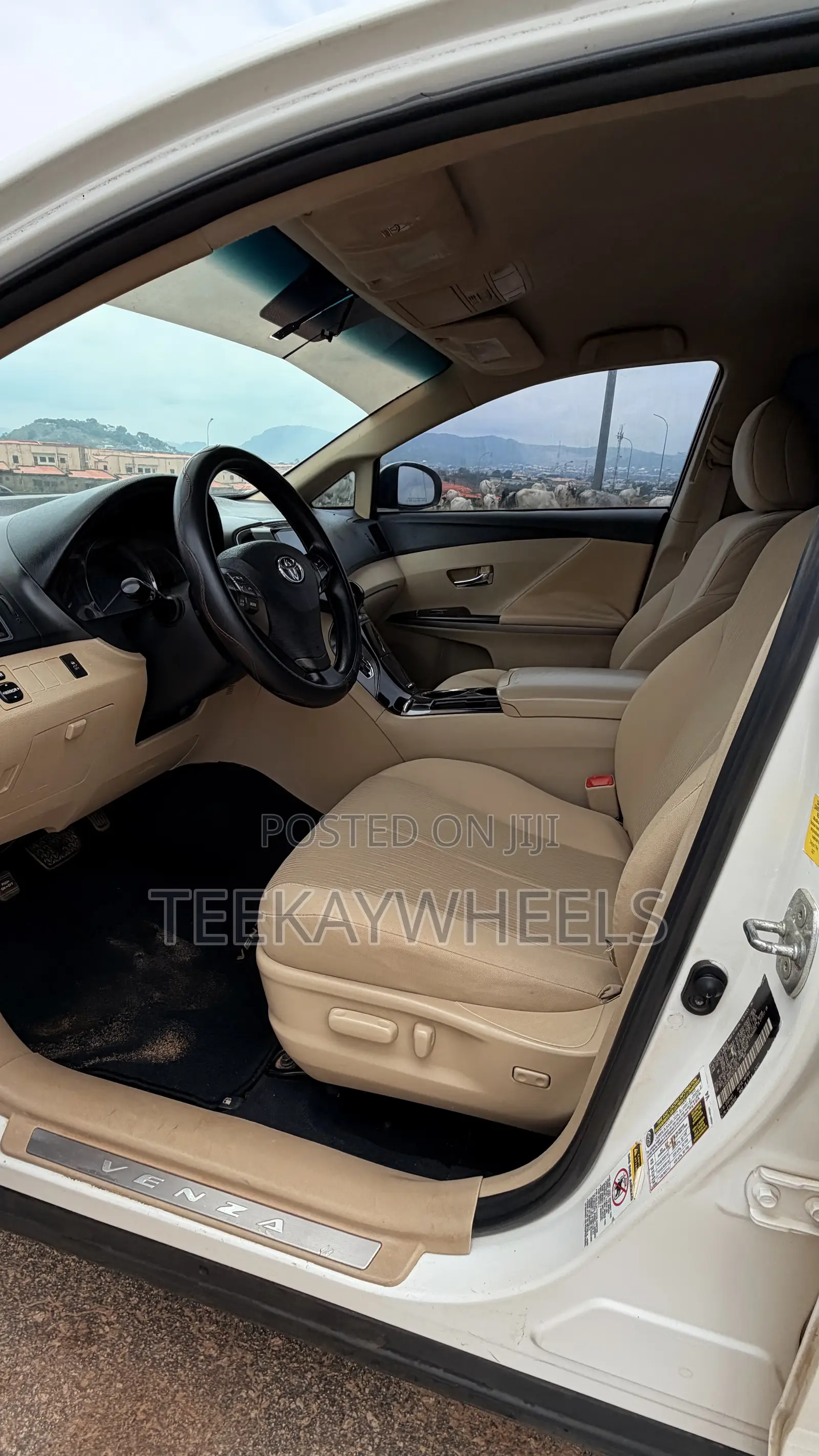 Toyota Venza LE 2012 White