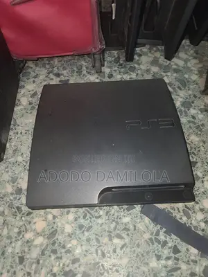PlayStation 3 Slim With Pads