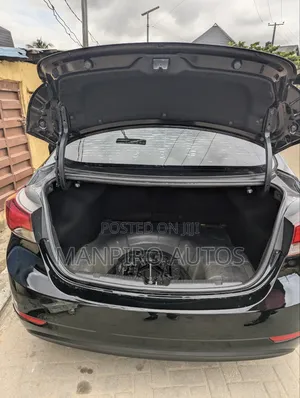 Hyundai Elantra Limited Sedan FWD (1.8L 4cyl 6A) 2016 Black