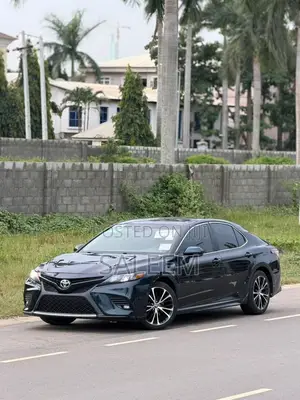 Toyota Camry SE FWD (2.5L 4cyl 8AM) 2018 Blue