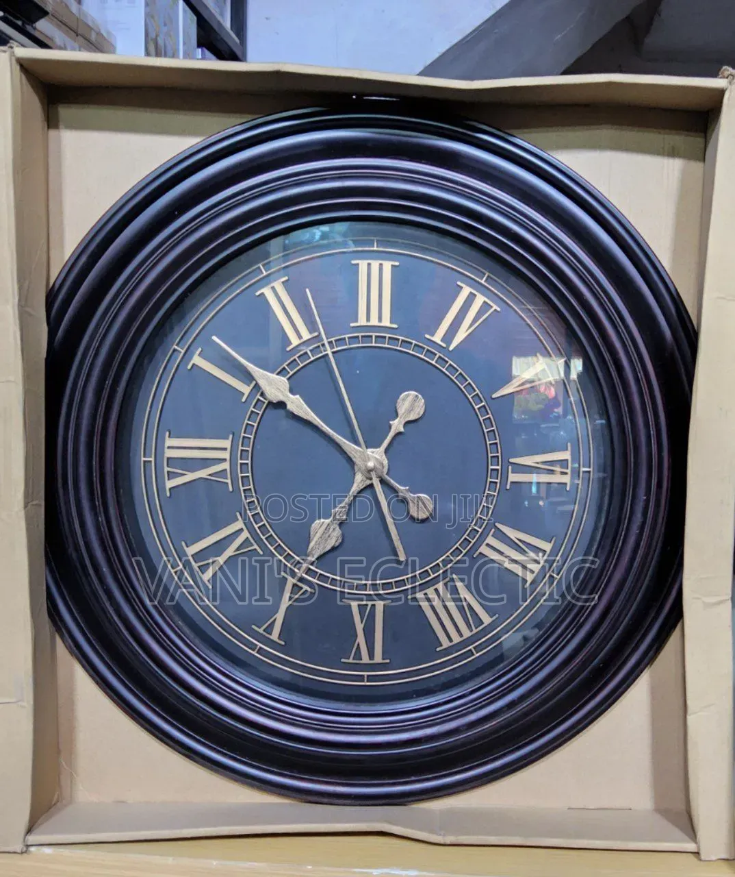 Elegant Vintage-Style Decorative Round Wall Clocks