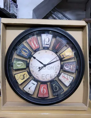 Elegant Vintage-Style Decorative Round Wall Clocks