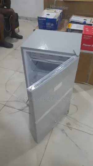 Glamstar GFR-90S-E Refrigerator – Convenient Storage