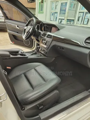 Mercedes-Benz C300 Luxury 4Matic Sedan AWD (3.0L 6cyl 7A) 2012 White