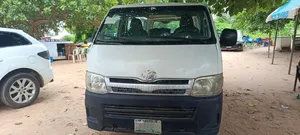Toyota HiAce 2011