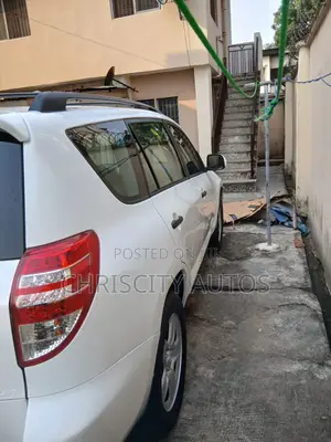 Toyota RAV4 2010 White