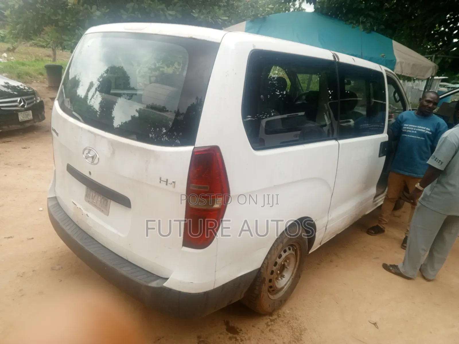 Hyundai H1 2011 White