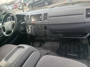 Toyota HiAce 2012 White