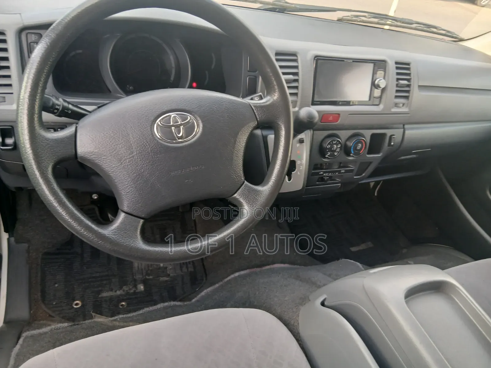 Toyota HiAce 2012 White