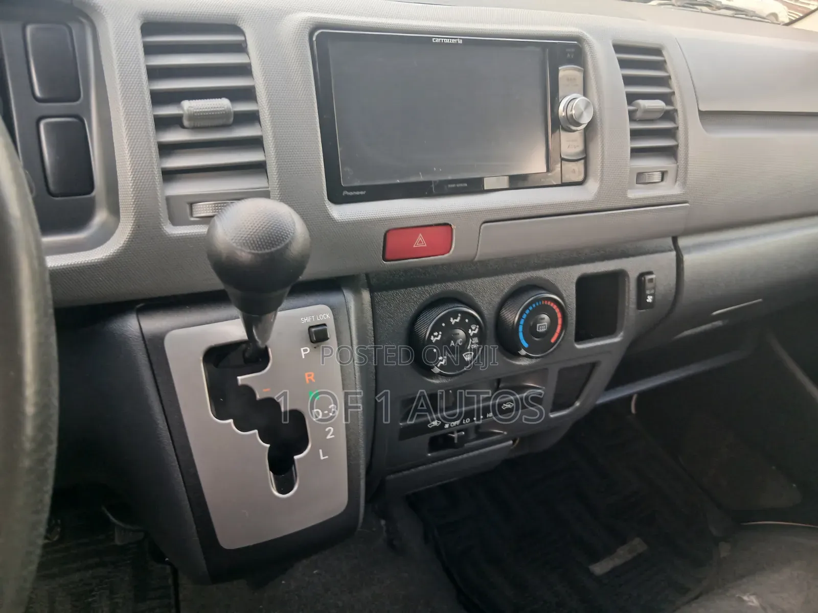 Toyota HiAce 2012 White