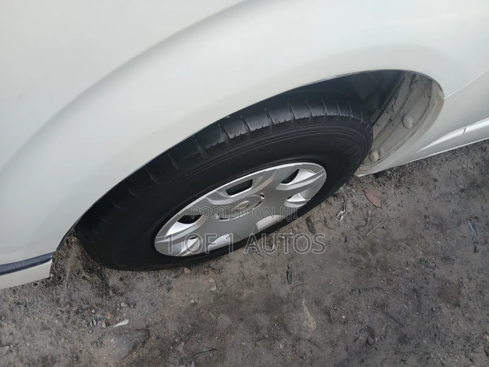 Toyota HiAce 2012 White