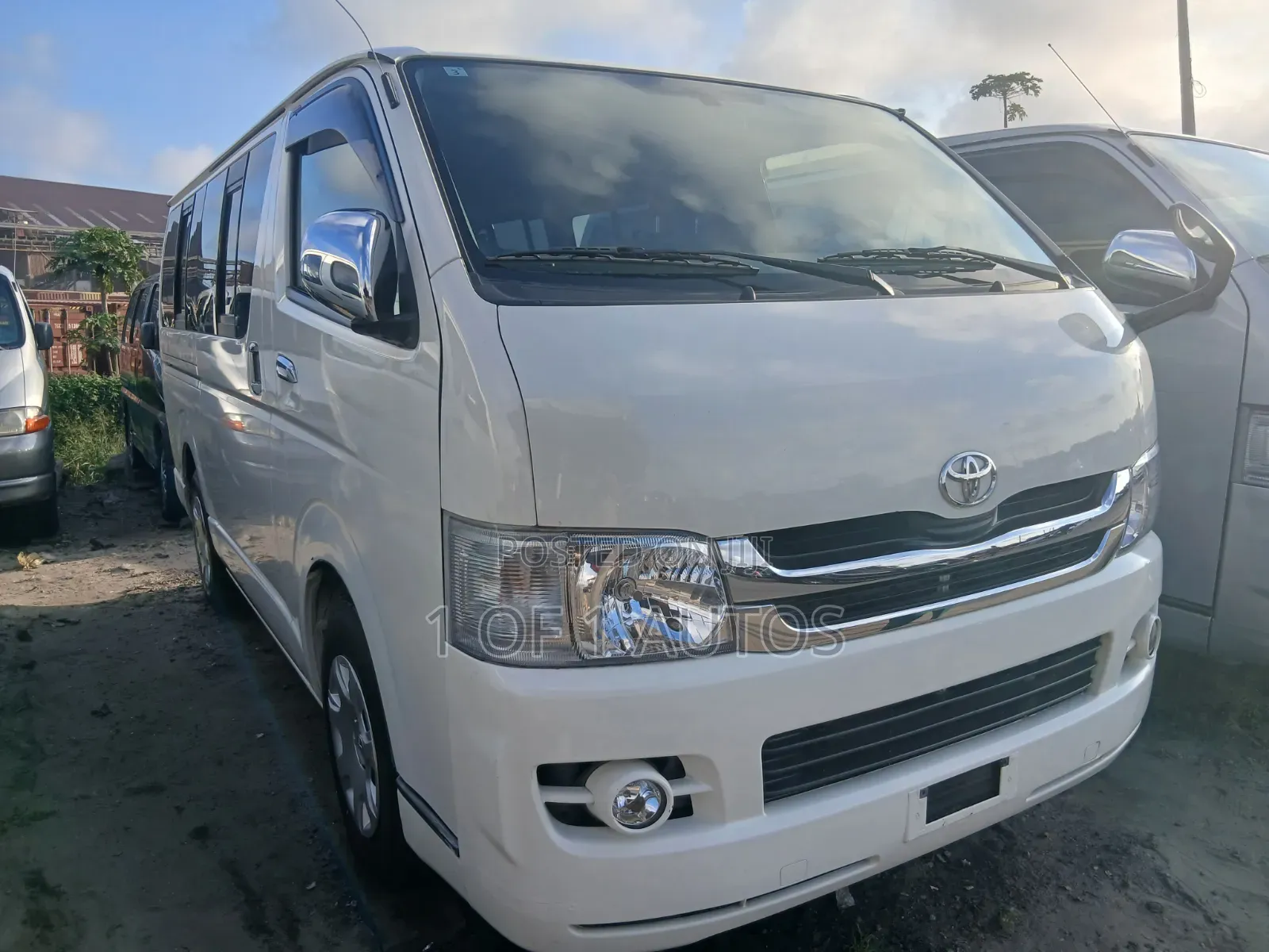 Toyota HiAce 2012 White