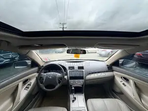 Toyota Camry LE V6 4dr Sedan (3.5L 6cyl 6AM) 2010 Gold