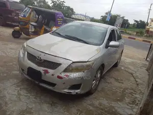 Toyota Corolla 2009 Gold