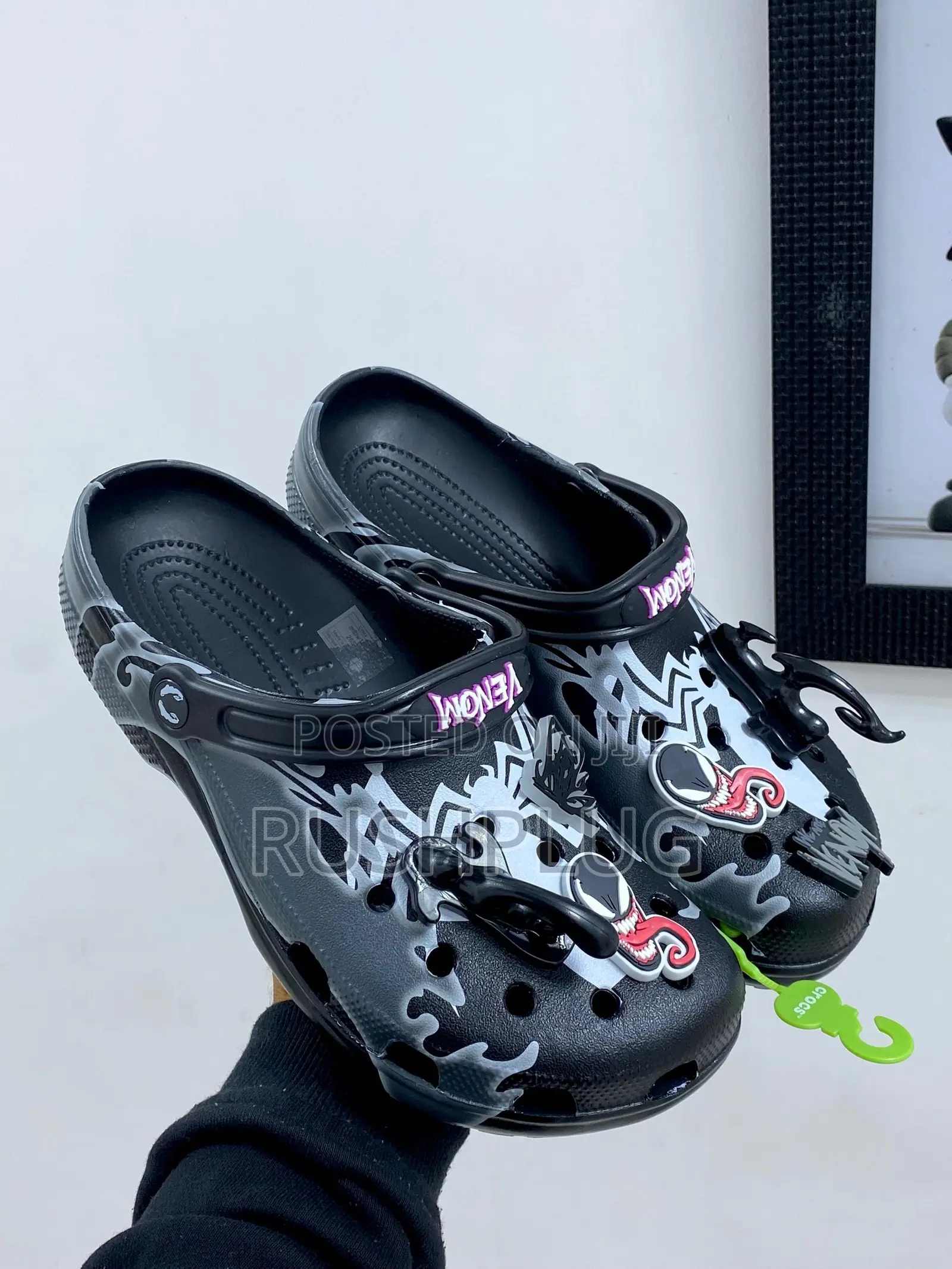 Marvel "Venom" X Crocs