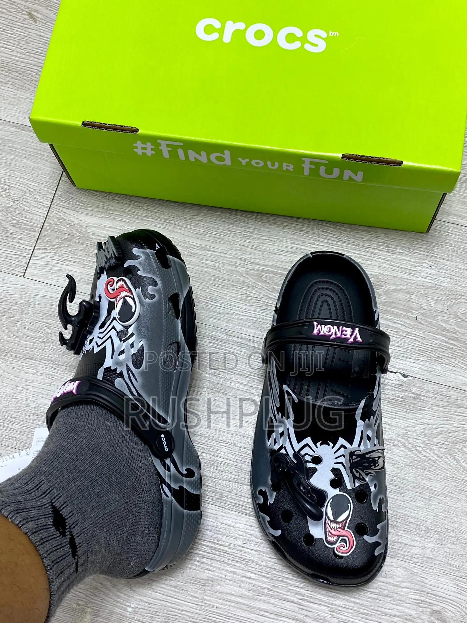 Marvel "Venom" X Crocs