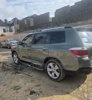 Toyota Highlander 2013 Gray