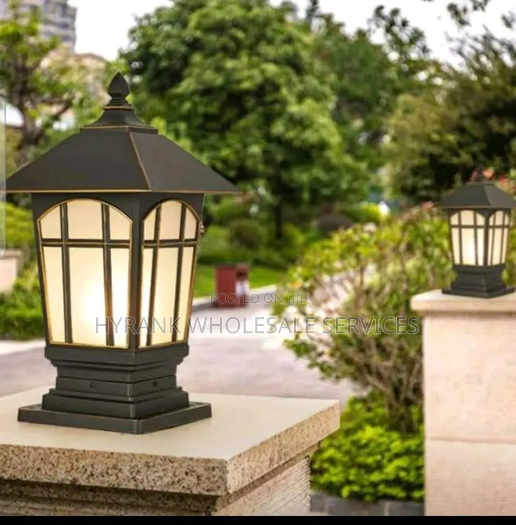 Gate and Pillar Light