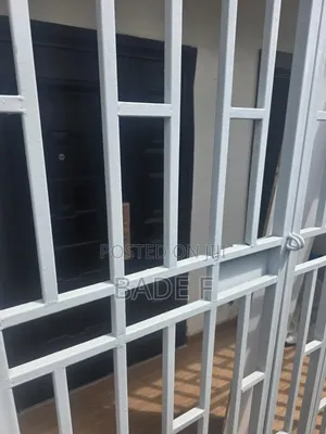 2bdrm Block of Flats in Surulere for rent