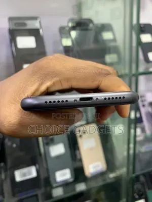 Apple iPhone 11 64 GB Black