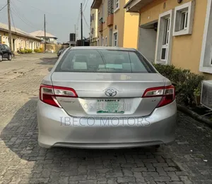 Toyota Camry LE 4dr Sedan (2.5L 4cyl 6A) 2014 Silver