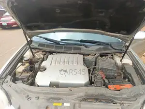 Toyota Avalon 2010 Silver