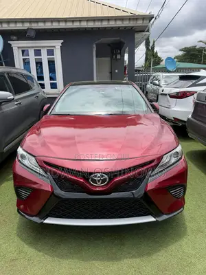 Toyota Camry XSE FWD (2.5L 4cyl 8AM) 2018 Red