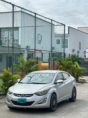 Hyundai Elantra GLS Sedan FWD (1.8L 4cyl 6A) 2013 Silver