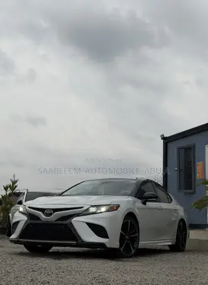 Toyota Camry XSE (2.5L 4cyl 8A) 2019 White