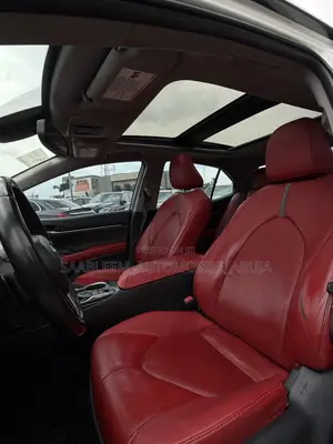 Toyota Camry XSE (2.5L 4cyl 8A) 2019 White