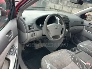 Toyota Sienna 2007 Red