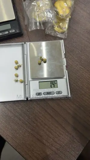 18krt Gold Stud Earring