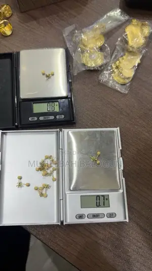 18krt Gold Stud Earring